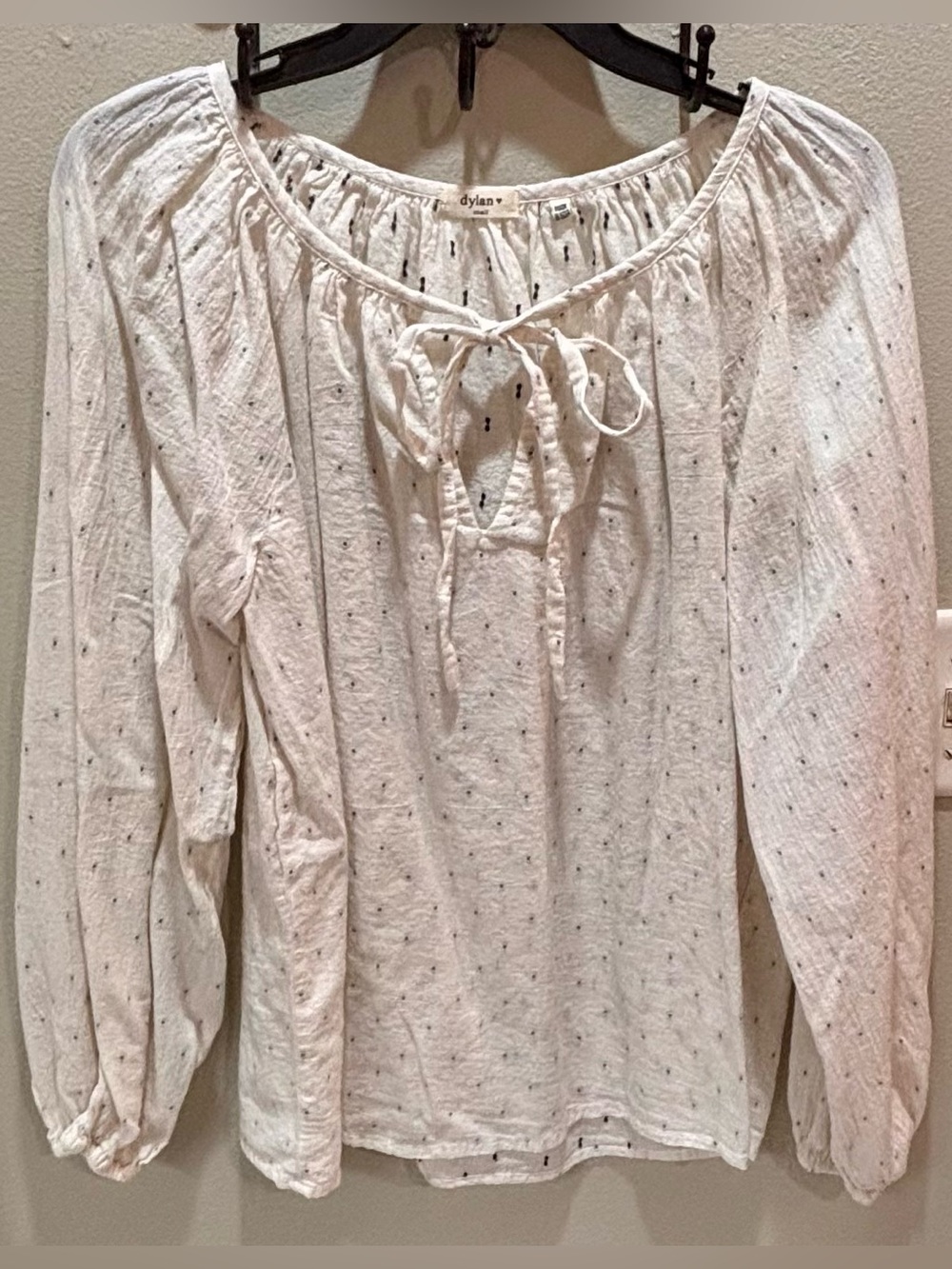 dylan cream speckled peasant blouse with tie-front